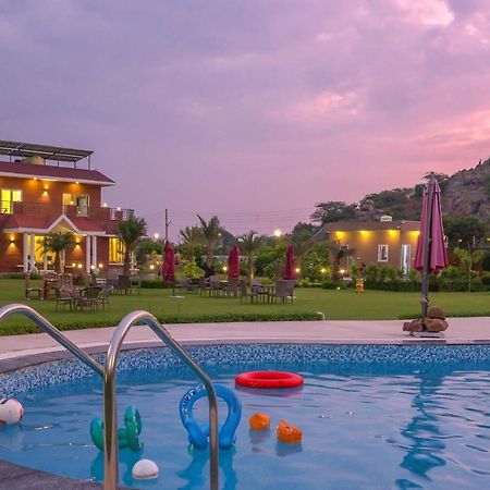 Stayvista At Hillside Paradise Dhauj Exterior foto