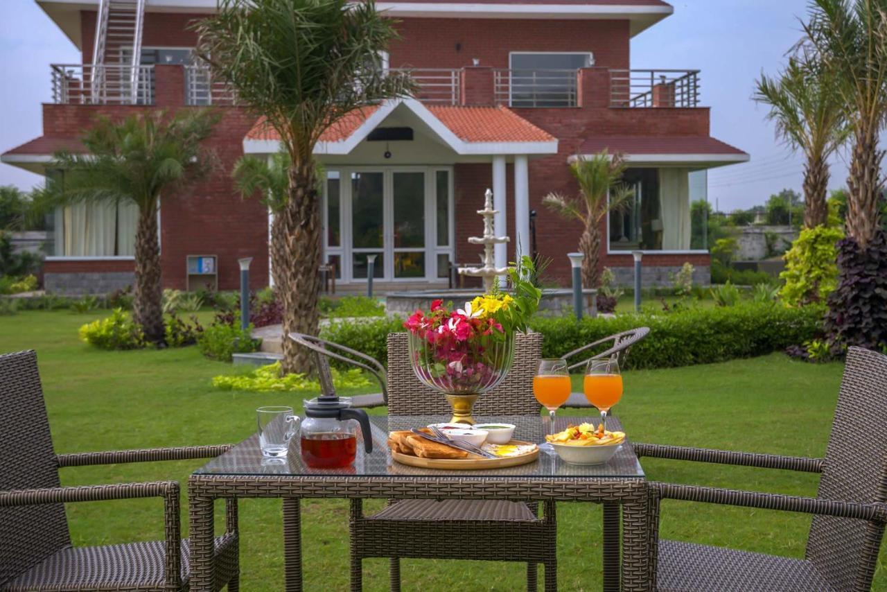 Stayvista At Hillside Paradise Dhauj Exterior foto