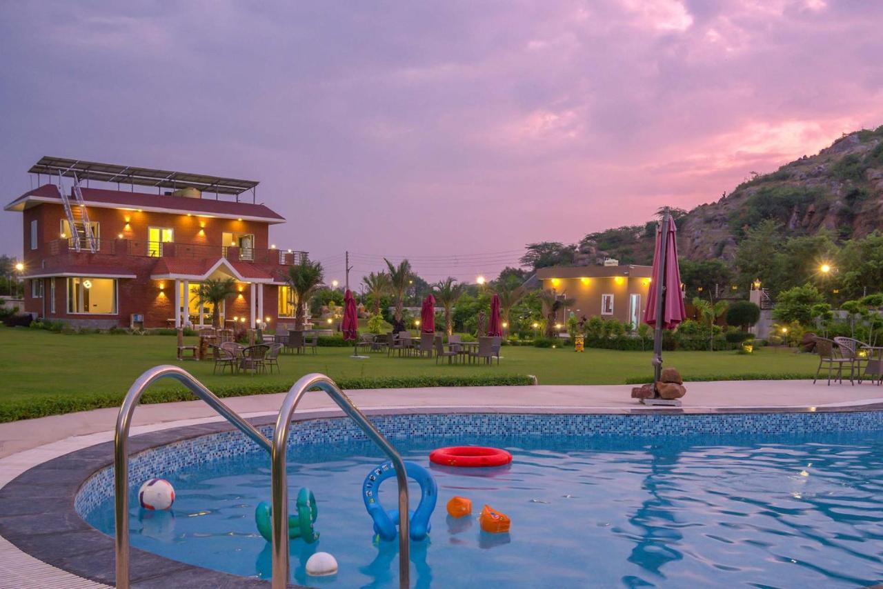 Stayvista At Hillside Paradise Dhauj Exterior foto